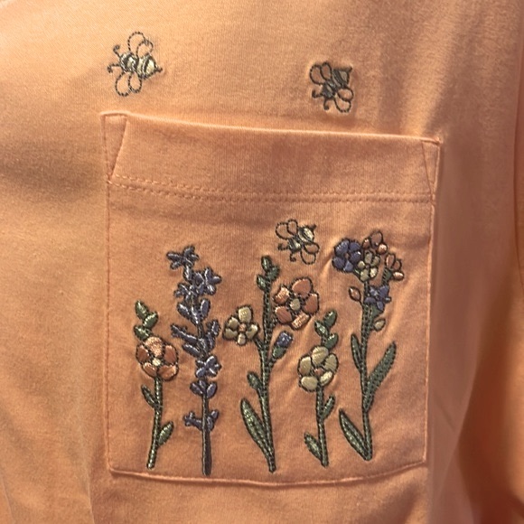 🐝 NWT Electric Pink Proverbs Honey Bee Embroidered Tee Pretty Peach Color Sz 3x - Picture 4 of 7